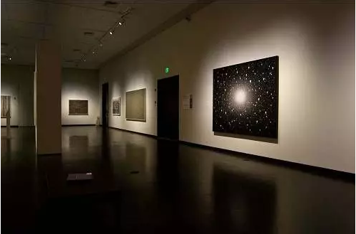 燈光在展廳設(shè)計(jì)中如何運(yùn)用的？></a>
					</div>
					<div   id=